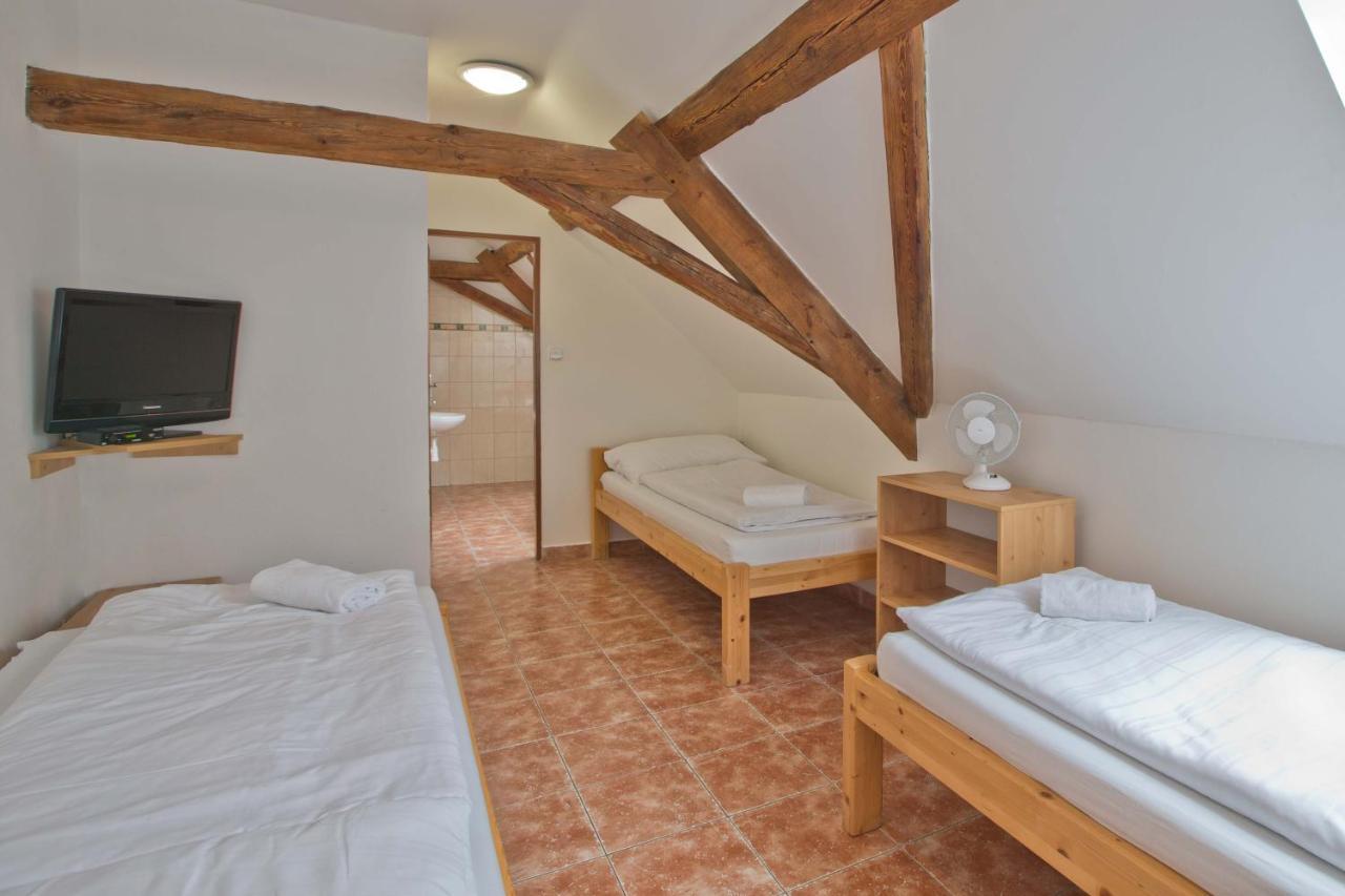 Sindlovska Krcma Hotel Ceske Budejovice Ngoại thất bức ảnh