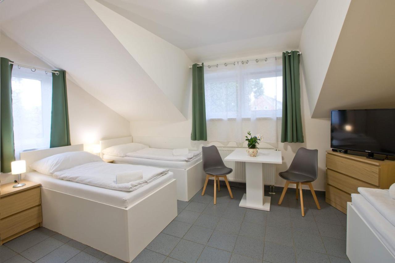 Sindlovska Krcma Hotel Ceske Budejovice Ngoại thất bức ảnh
