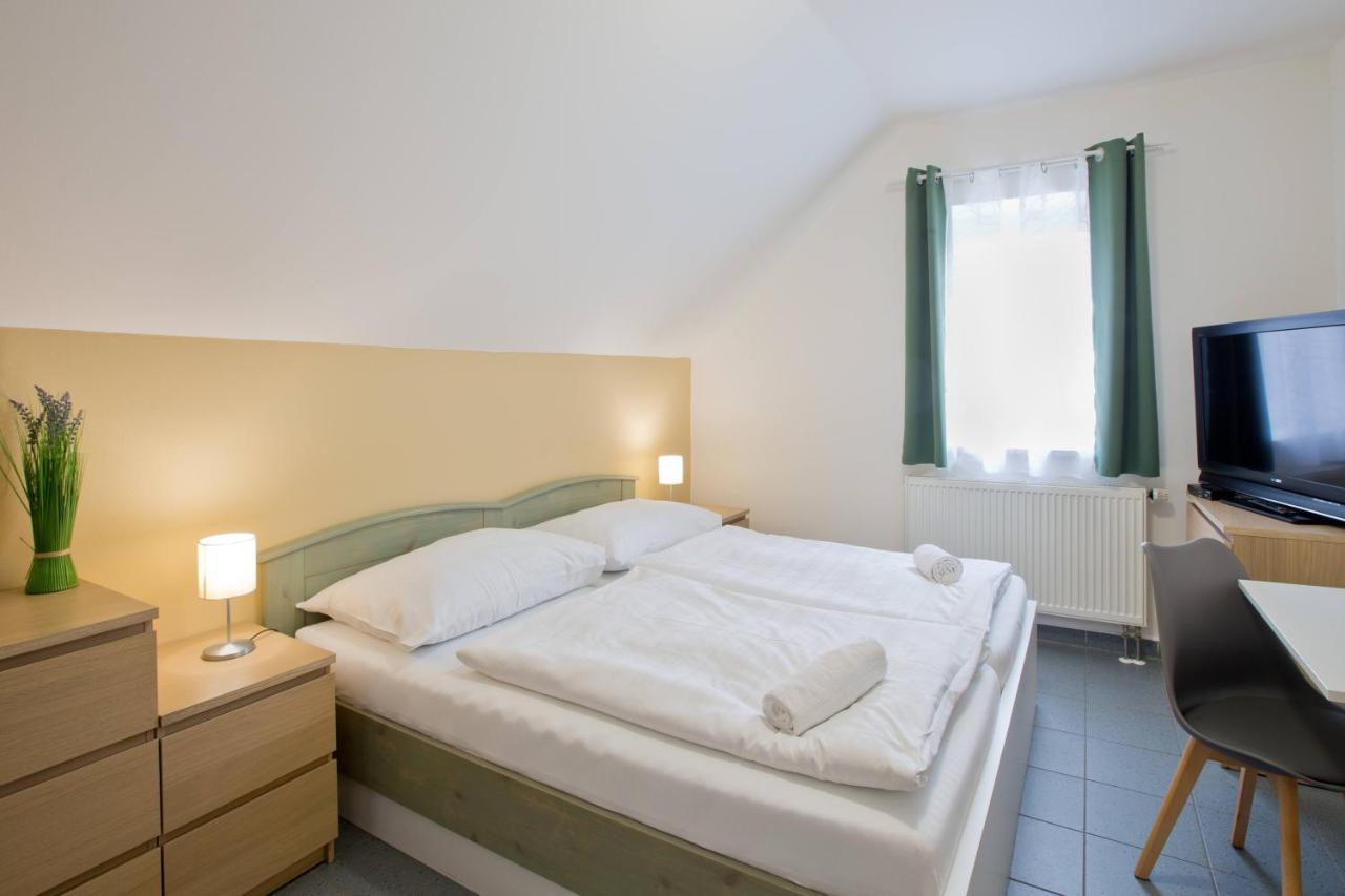 Sindlovska Krcma Hotel Ceske Budejovice Ngoại thất bức ảnh