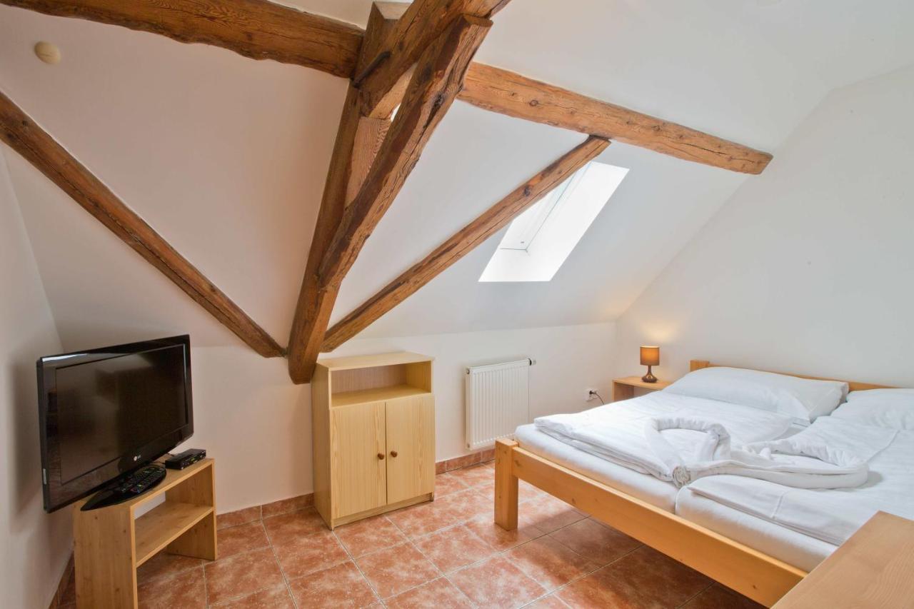Sindlovska Krcma Hotel Ceske Budejovice Ngoại thất bức ảnh
