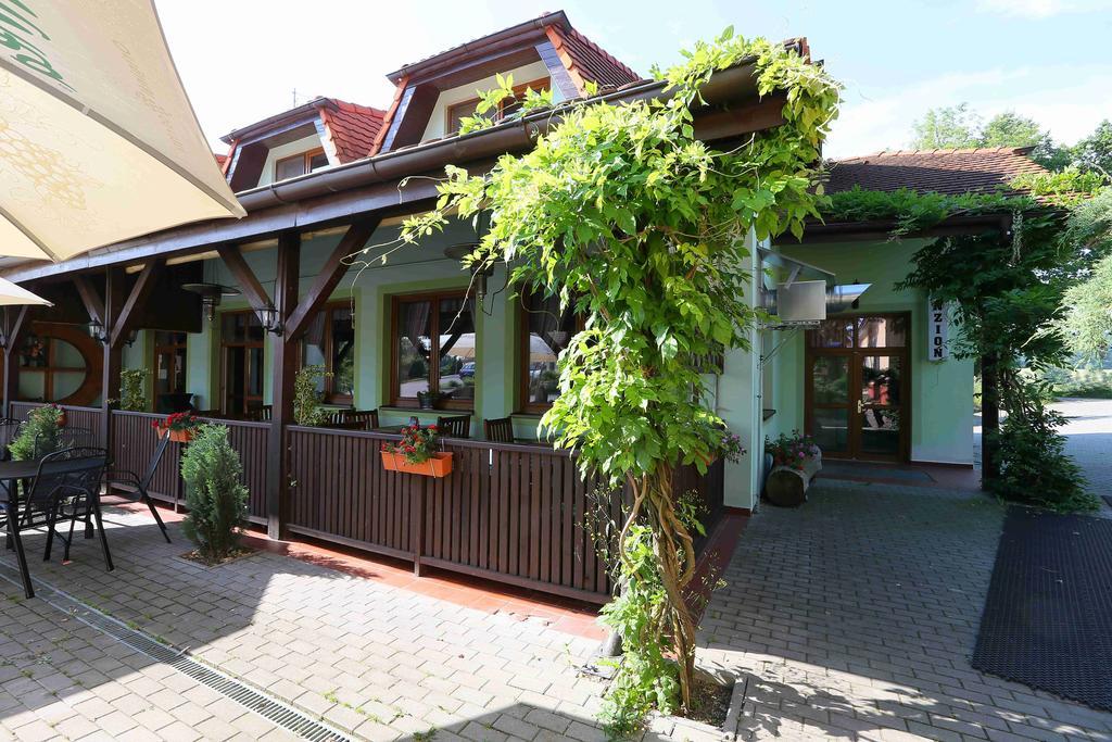 Sindlovska Krcma Hotel Ceske Budejovice Ngoại thất bức ảnh