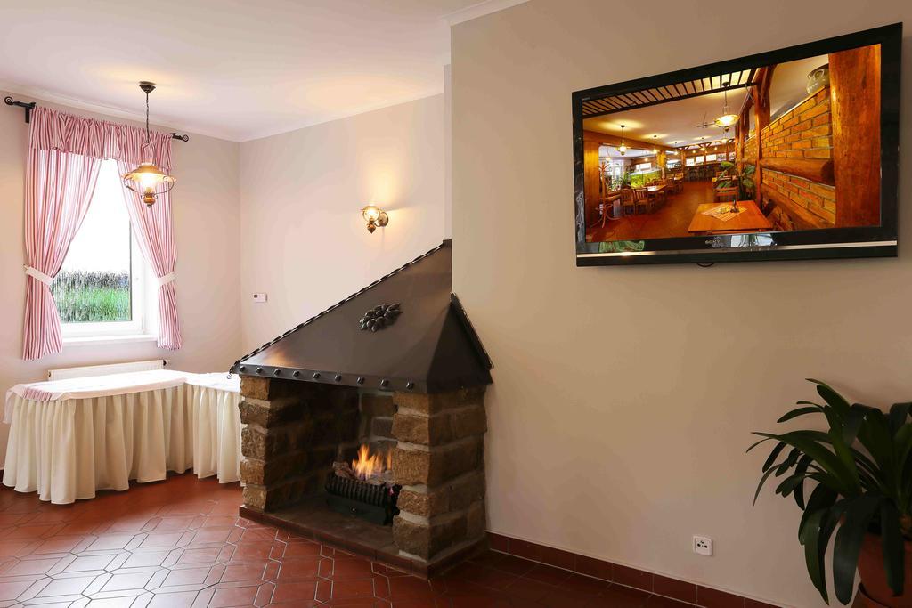Sindlovska Krcma Hotel Ceske Budejovice Ngoại thất bức ảnh