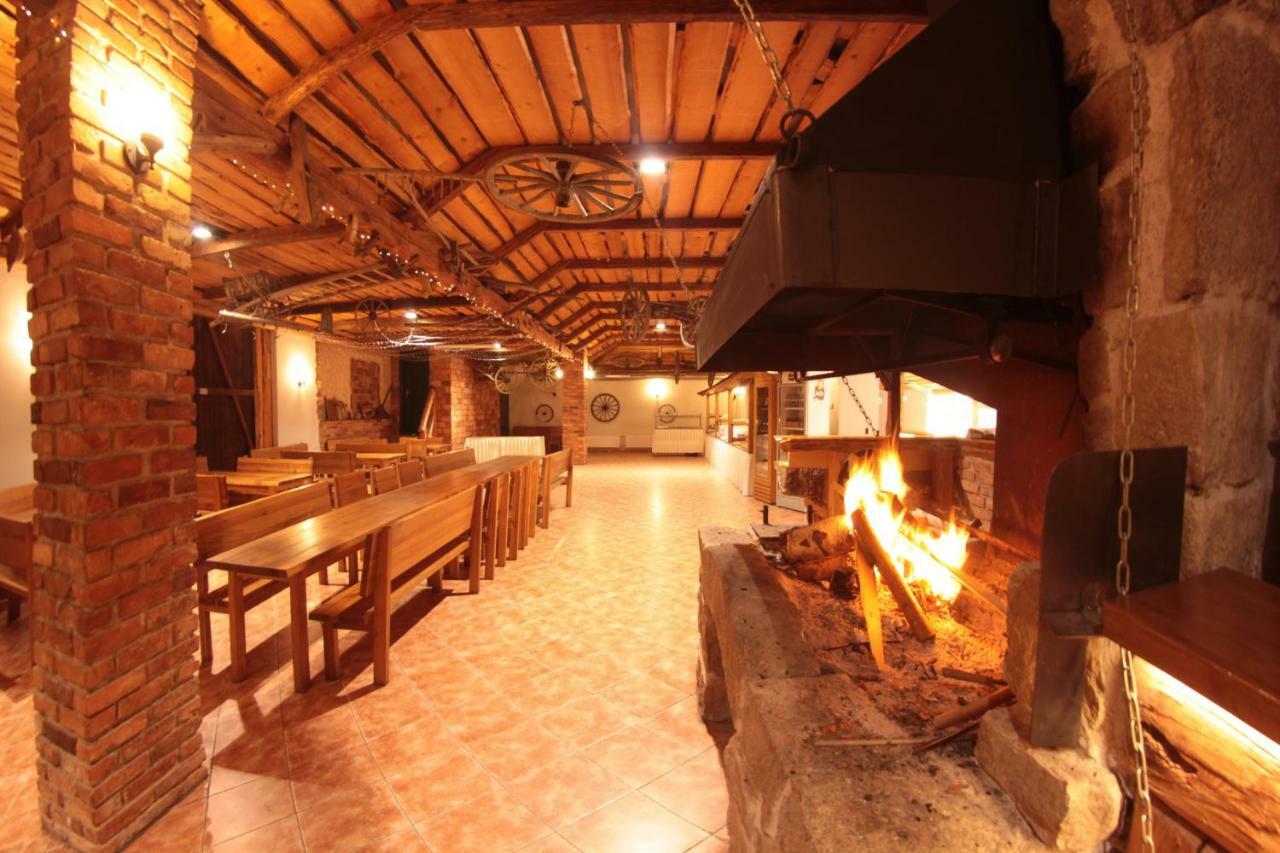 Sindlovska Krcma Hotel Ceske Budejovice Ngoại thất bức ảnh