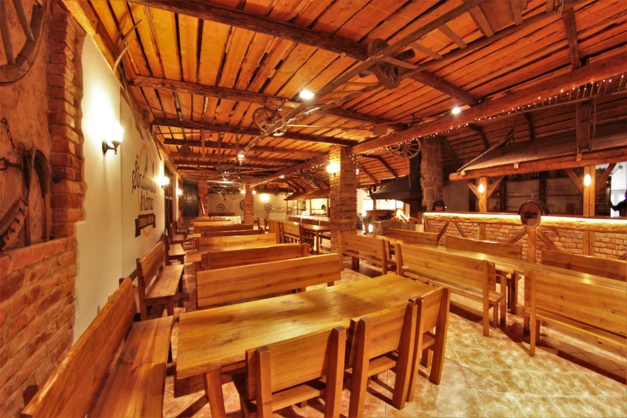 Sindlovska Krcma Hotel Ceske Budejovice Ngoại thất bức ảnh